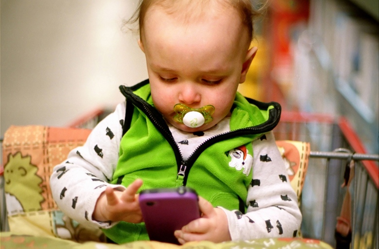 вреден ли сотовый телефон для ребенка